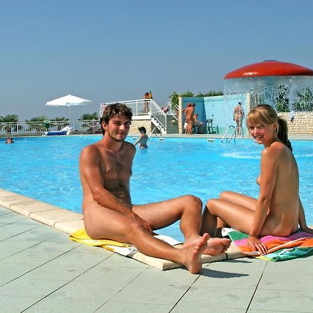 Easyatent Fkk Safari Tent Ulika Naturist - Clothes Free Porec Exterior photo